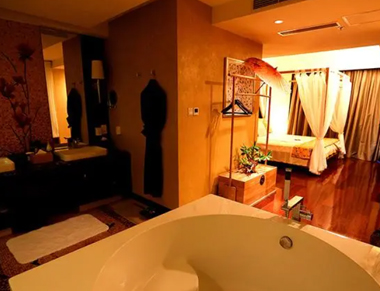 广东养生会所的黄昏恋：当爱情遇上八十岁